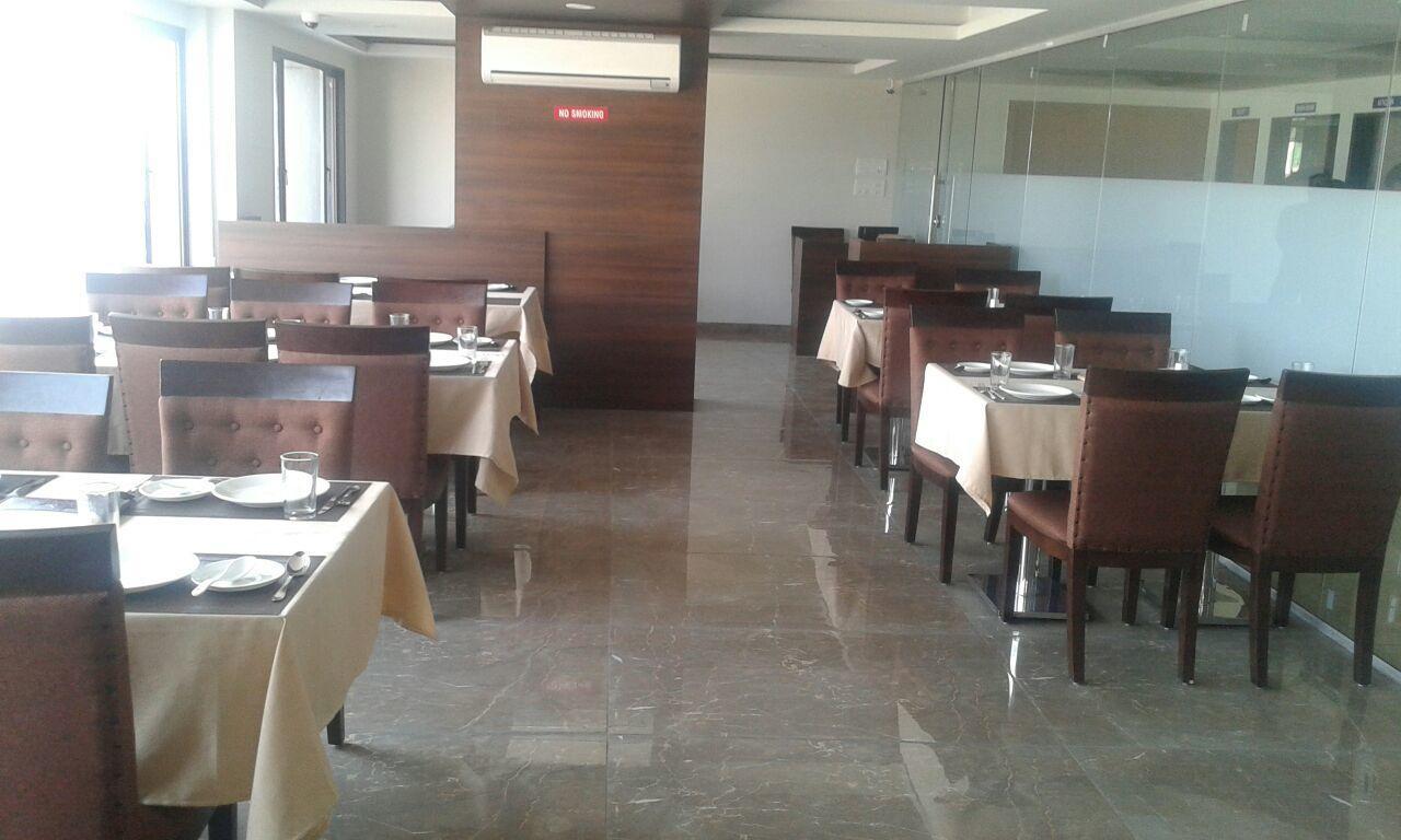 Hotel Comfort Bharuch Bagian luar foto